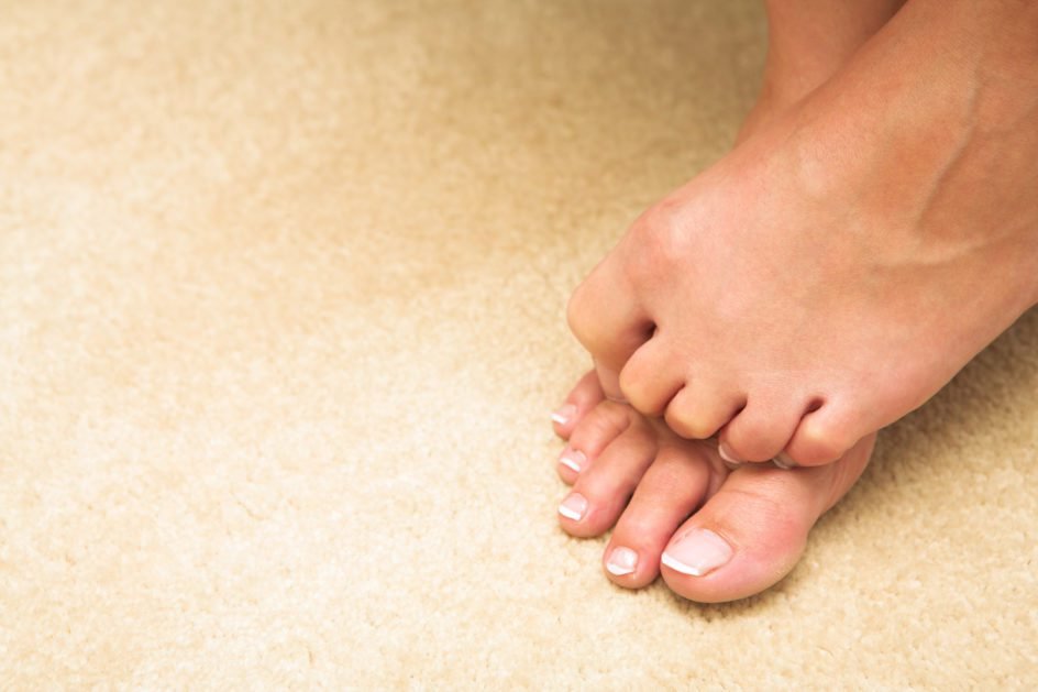 Toe scrunch Feet Pic Poses: Toe Scrunch
